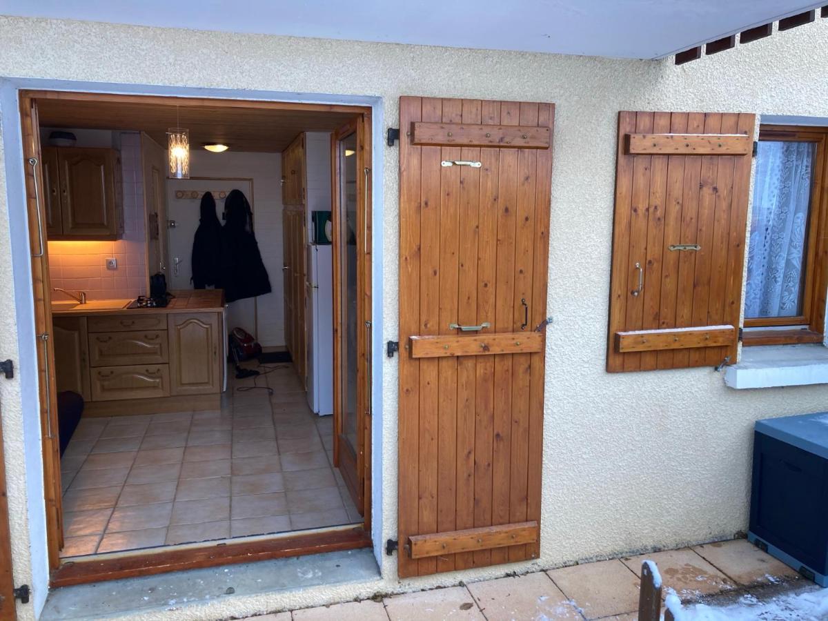 Appartement 2 Pieces Pieds Des Pistes Terrasse Face A La Montagne 贝尔内 外观 照片