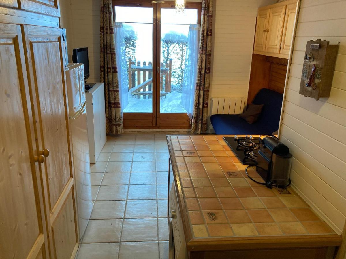Appartement 2 Pieces Pieds Des Pistes Terrasse Face A La Montagne 贝尔内 外观 照片